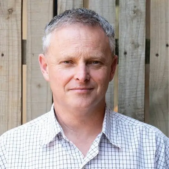 Portrait of author Quinton Howitt